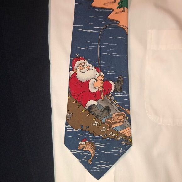 Hallmark Christmas Holiday Fun Fishing Santa Tie - Picture 1 of 8